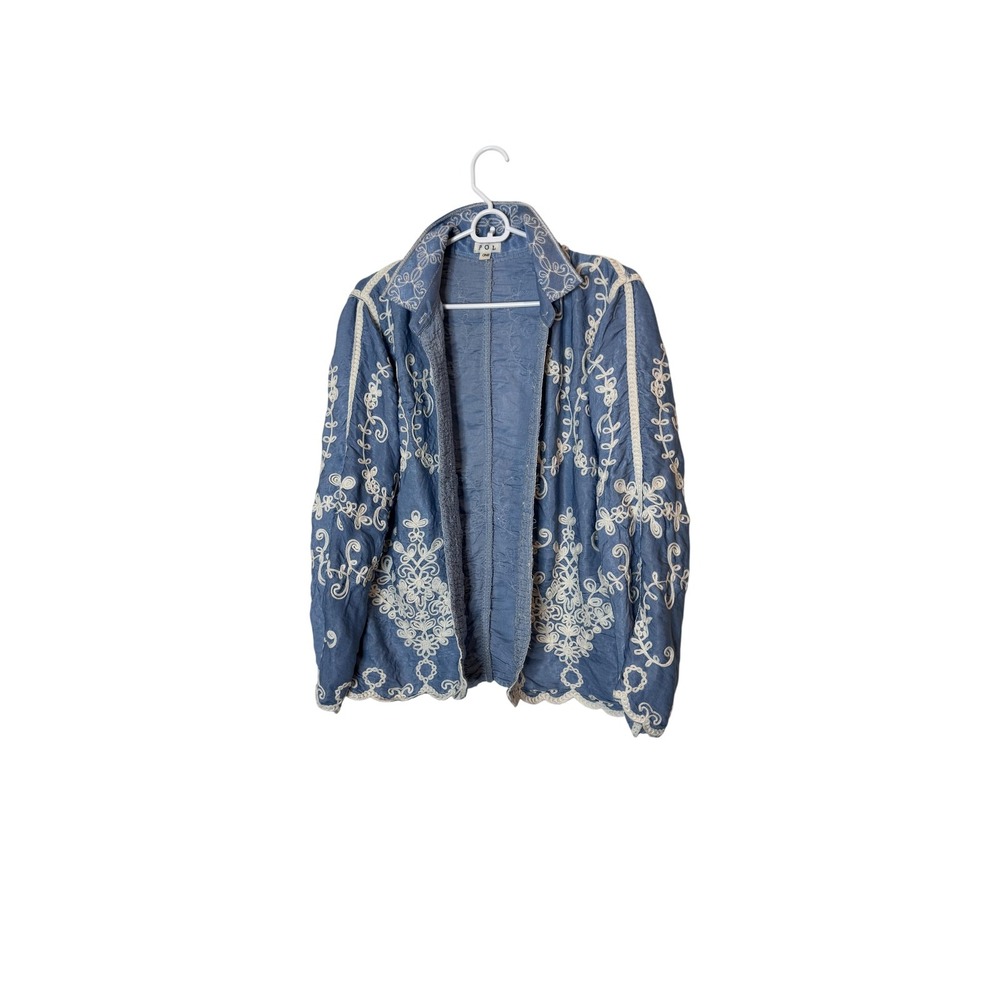 POL Shirt Womens One‎ Size Blue Embroidered Floral Button Up Scallop Boho SMC87